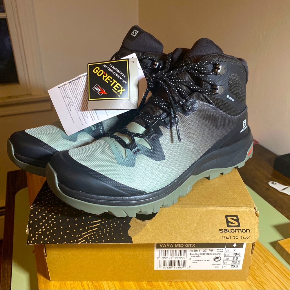 BRAND NEW Size 8.5-Salomon Womens Vaya Mid Goretex Hiking Boots Grey MSRP $160!!